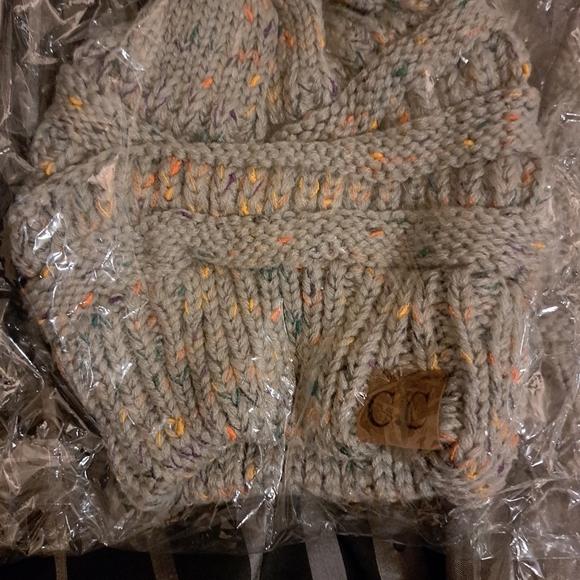 𝅺C.c Knitted Confetti Beanies Brand New - Picture 5 of 15